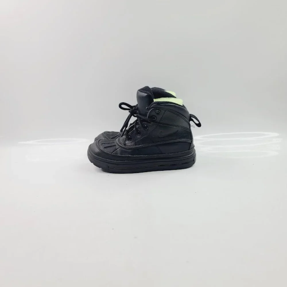 Nike‎ Boy's Triple Black Woodside 2 524873-001 Mid-Top Sneaker Size 12C